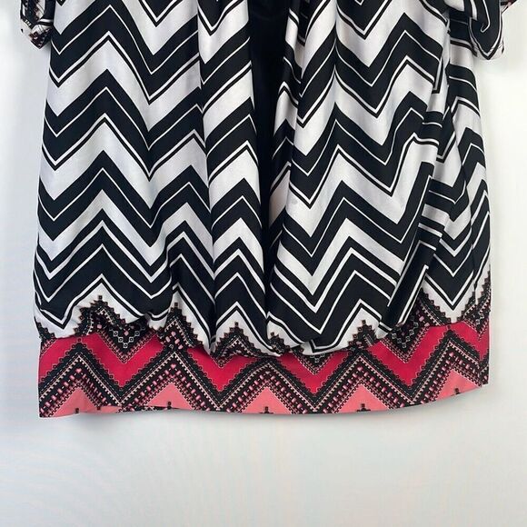 Per Seption Women's Chevron-Print Short Sleeve Layered Blouse Black & White 1X - Picture 6 of 10